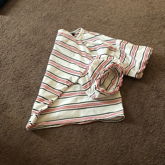 Puff Sleeved shirt - Picture 2 of 6